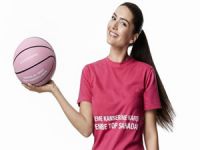 Korel pembe top ile sahada