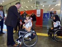 Milli atletlerimize coşkulu karşılama