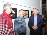 Aşkın Ayrancıoğlu’nun karikatürleri Kartal’da sergileniyor