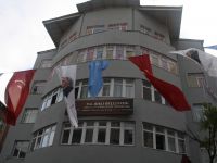 Kadınlar işe çocuklar kreşe