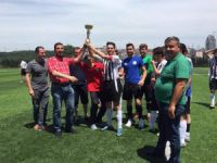 Şampiyon Sefaköy Kartalspor Kupasını aldı