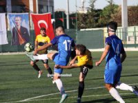 Yeşilköyspor liderliği bırakmadı