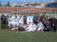 Beyoğlu Yeniçarşıspor şampiyonluk kupasını aldı