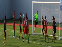 Esen Bayburt esti: 9-0