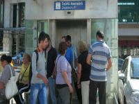 Engelli asansöründe mahsur kaldılar