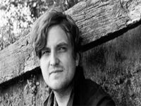 James Walsh Babylon sahnesi'nde