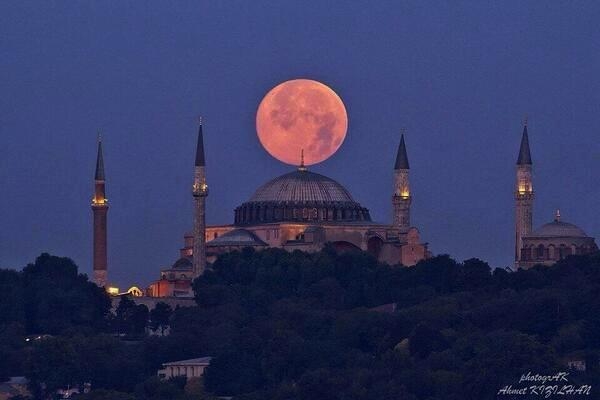 İstanbul'da 'Süper Ay' göründü 9