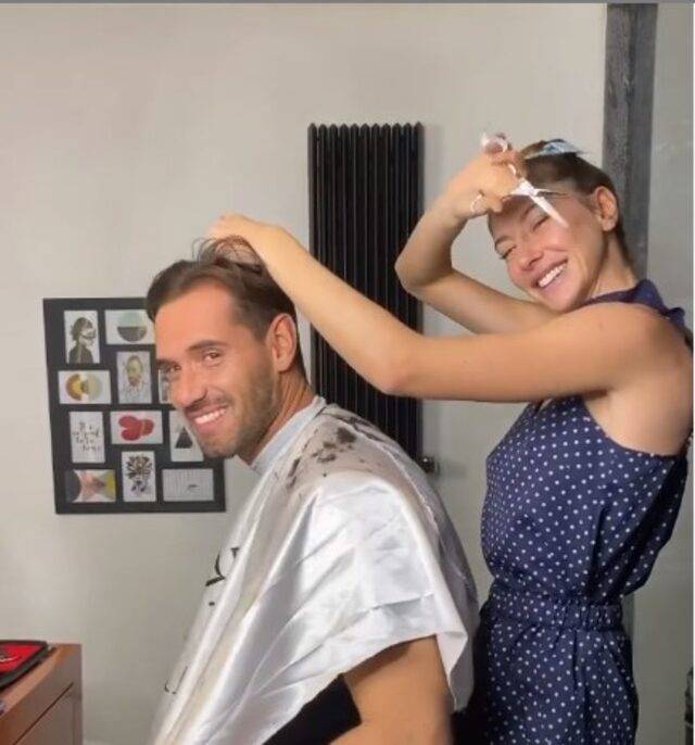 ‘Evde Kal’an ünlüler, berberliğe soyundular! 1