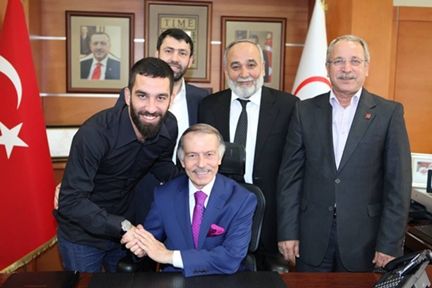 Arda Turan’dan vefa örneği
