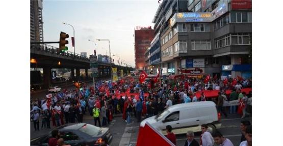Ülkücüler 'Bayrak' için yürüdüler