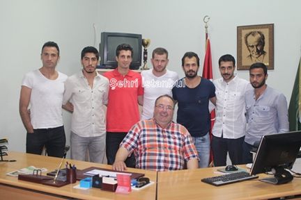 Alemdağspor'da imzalar atıldı