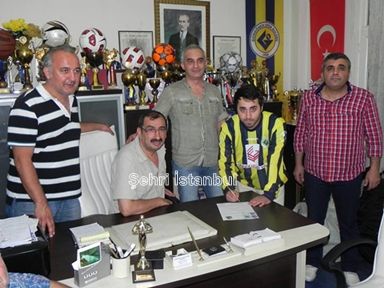 Güngörenspor sağ kanadını sağlama aldı