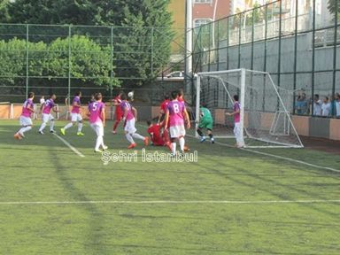 Gazi Mahallesi lige kötü başladı