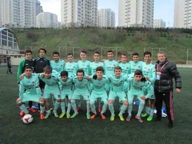 Albayrak U17 şampiyonluk yolunda