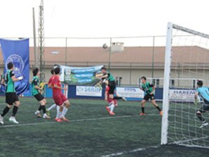Zorlu Mücadeleyi Valide Tayfunspor kazandı