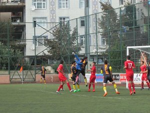 Küçükköy Kültürspor liderliği devretti