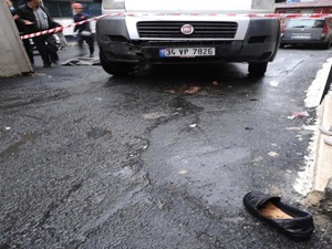 Şişli’de, minibüs yaşlı kadını 10 metre sürükledi