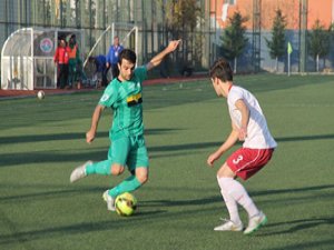 Ataşehir Çamolukspor arayı açıyor