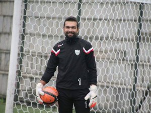 Kaleci Emre Şanal tekliflere açık