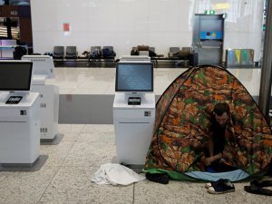 İstanbul Havalimanı'nda çadır kurup sofra açtılar