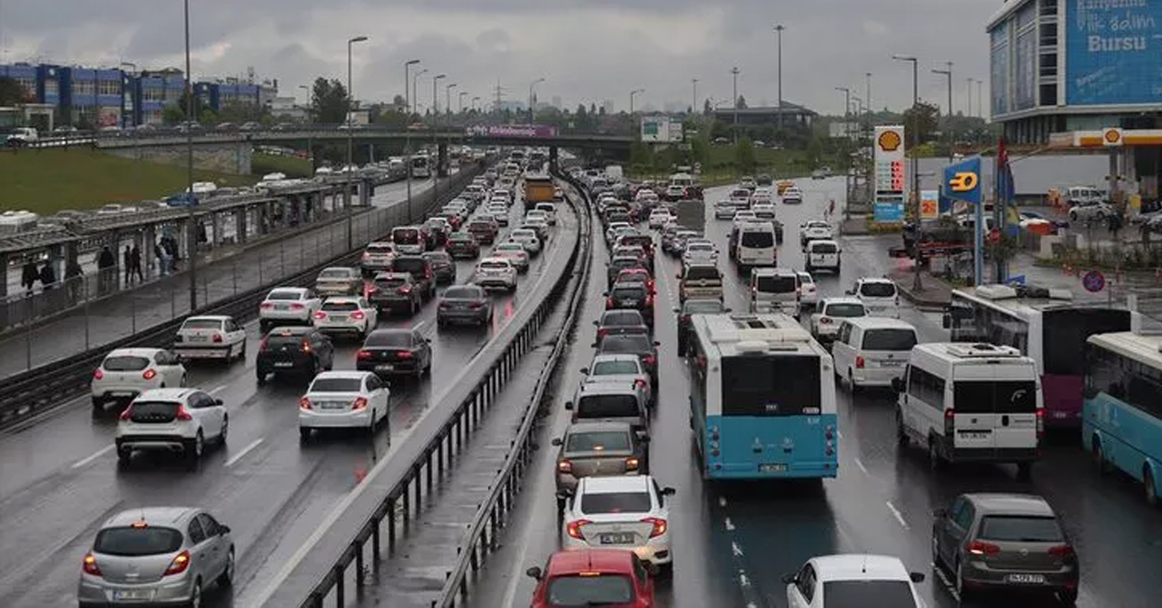 İstanbul trafiği eski günlerine döndü!