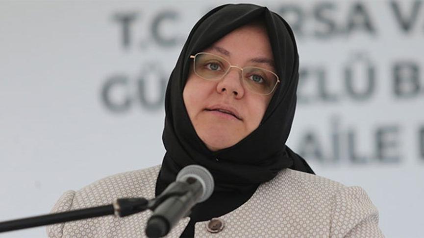 Bakan Selçuk, ücretsiz izin nakdi destek ödemelerine yarın başlayacaklarını belirtti.