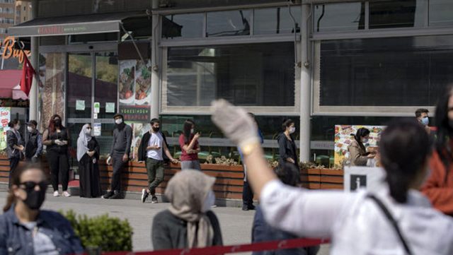 AVM'leri bir günde 1 milyon 226 bin kişi ziyaret etti