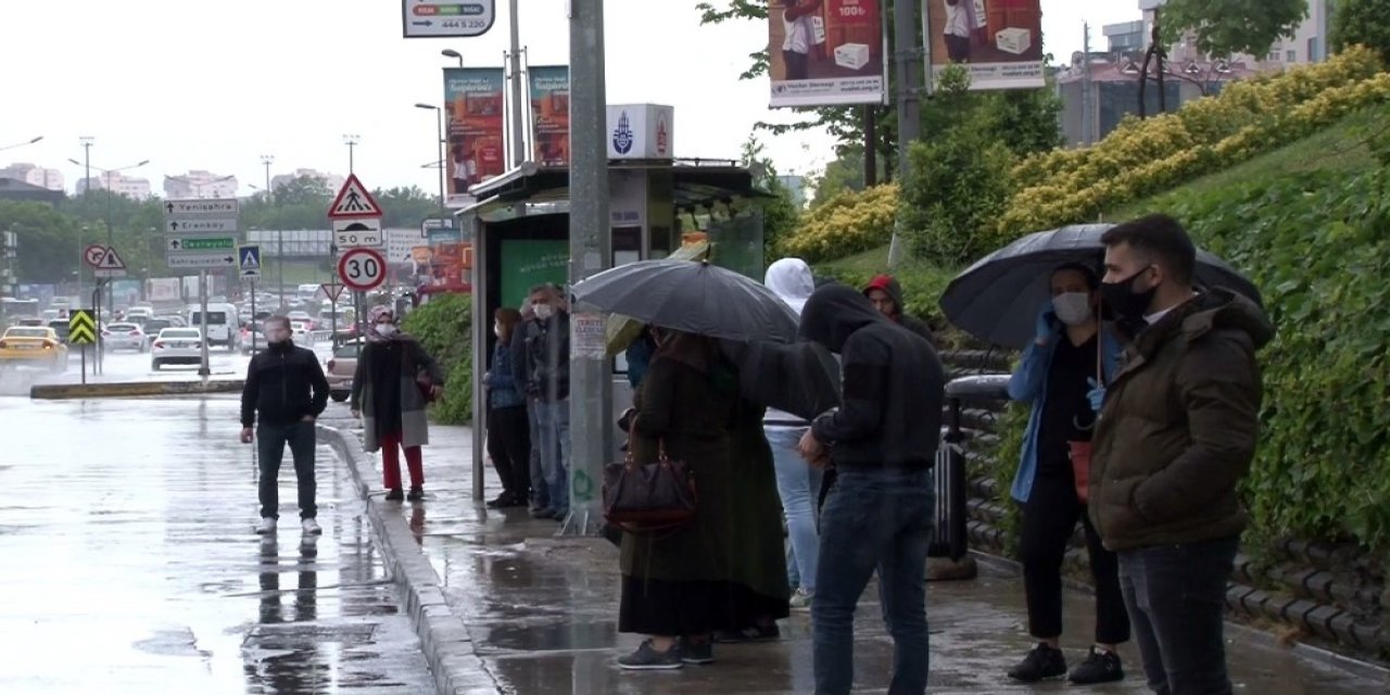 İstanbul'da beklenen yağmur etkili geldi