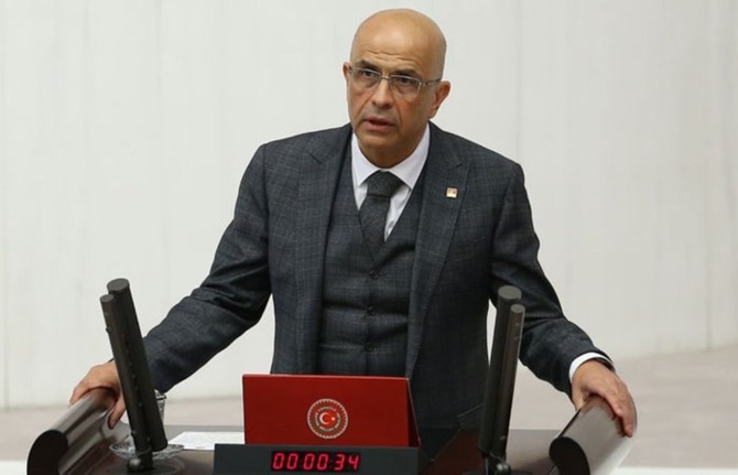 Berberoğlu, virüs tedbirleri kapsamında izinli olarak cezaevinden çıktı