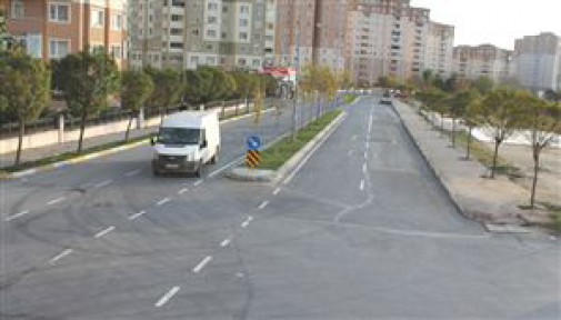 Beyikdüzü'nde yollar genişliyor