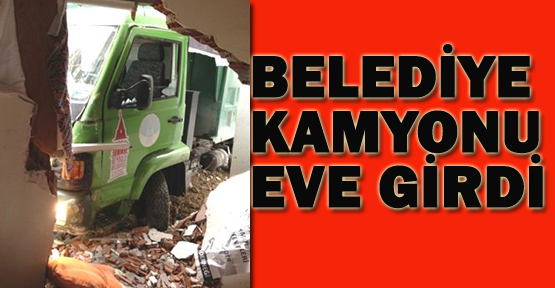 Beyoğlu'nda belediye aracı evi yıktı: 3 yaralı
