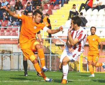 İ. Güngören sahasında galip