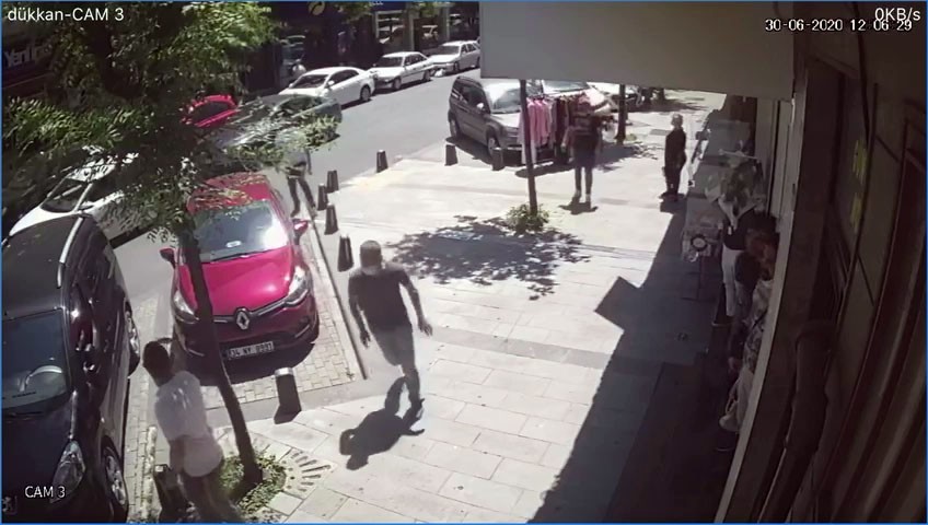 Sokak ortasında milyonluk kapkaça esnaf müdahalesi