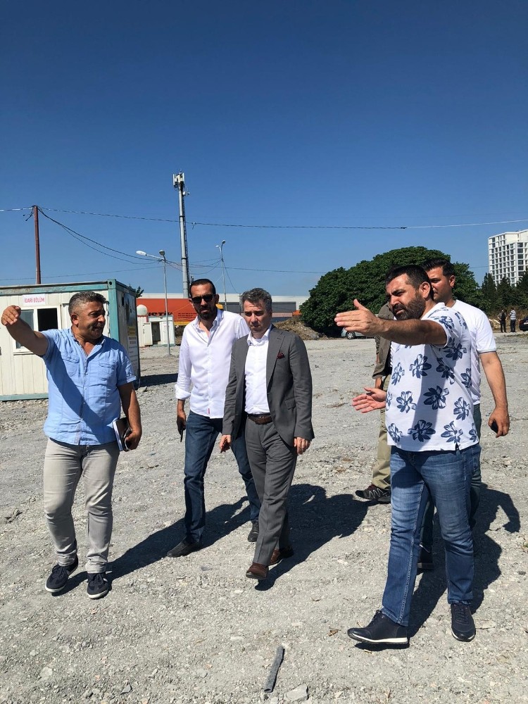 Esenyurt Kaymakamı Karagül, kurban kesim alanını denetledi