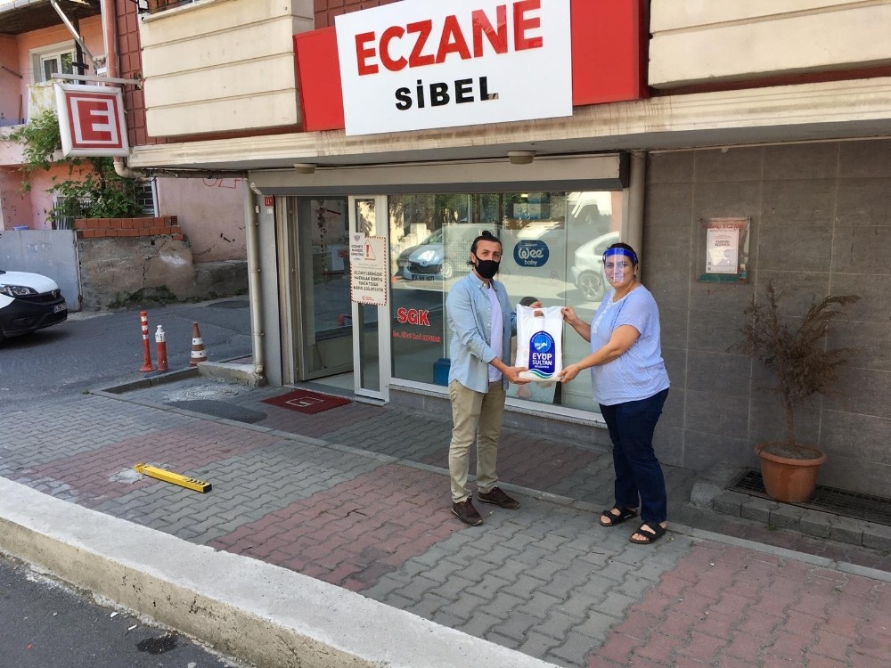 Eyüpsultan Belediyesi eczanelere ilaç poşeti dağıtıyor