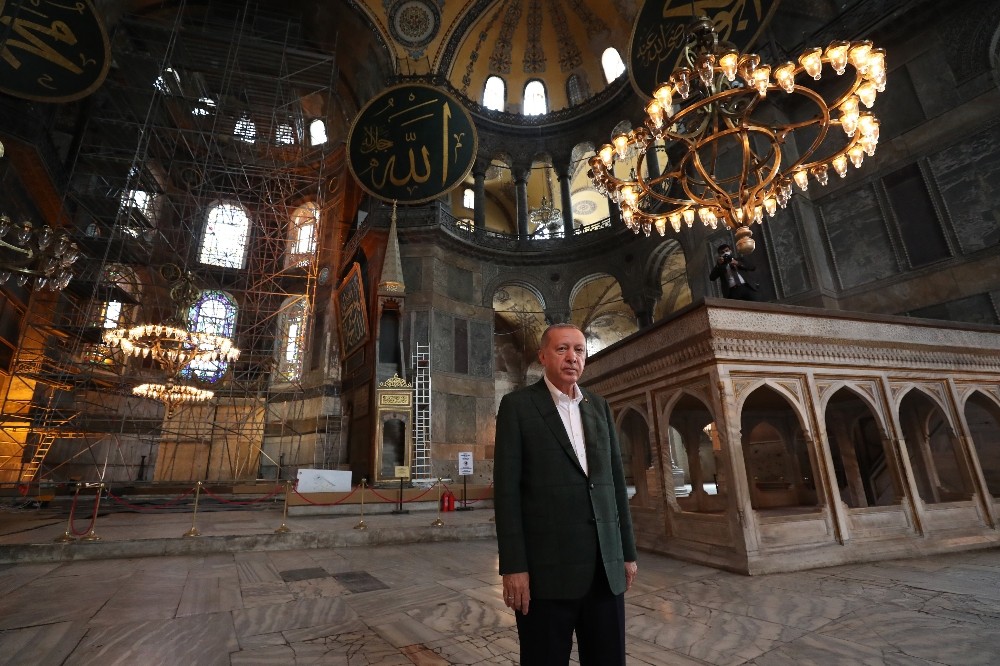 Cumhurbaşkanı Erdoğan Ayasofya'da incelemelerde bulundu