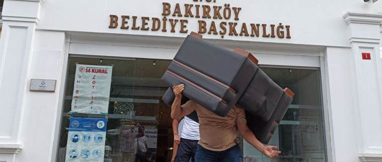 Bakırköy Belediyesi'nin eşyalarına haciz