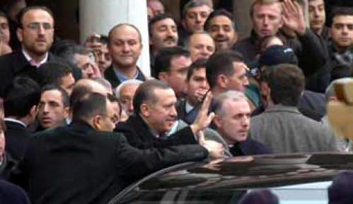 Erdoğan cuma namazını Kasımpaşa'da kıldı