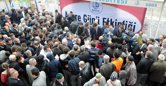 Bağcılar'da 20 bin kişiye aşure dağıtıldı