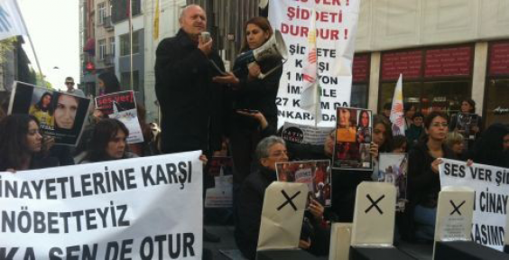 Erkeklerden 'Kadına Şiddete Son' eylemi