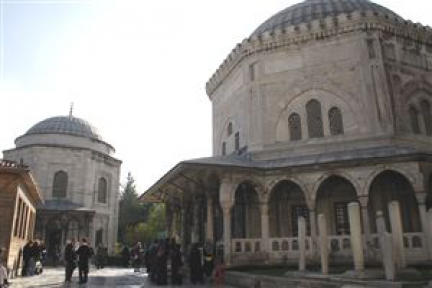 'Kanuni'ye dua, Hürrem'e beddua'