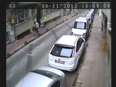 Plazma çalan hırsızlar kamerada