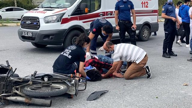 Kaza yapan oğlunu gören anne sinir krizi geçirdi