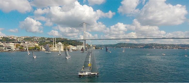 İstanbul Boğazı'nda yelken şöleni