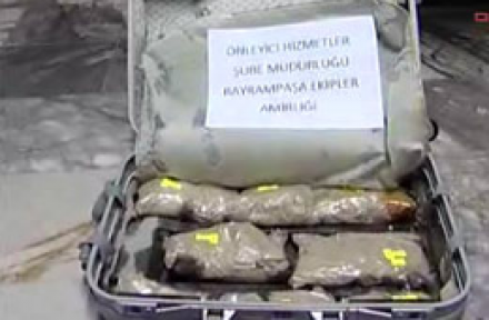 Valizinden 3 kilo eroin çıktı