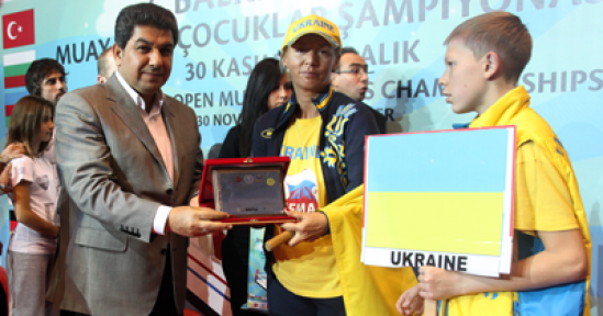 Muay Thai Şampiyonası Esenler'de yapılıyor