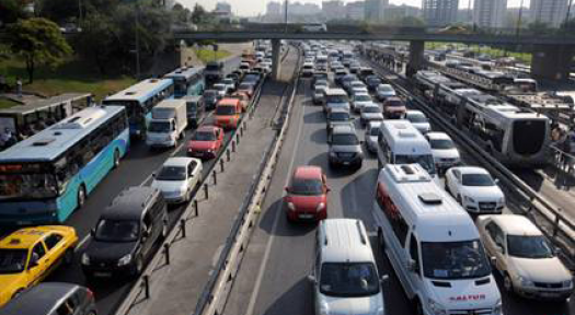 Kazalar trafiği felç etti