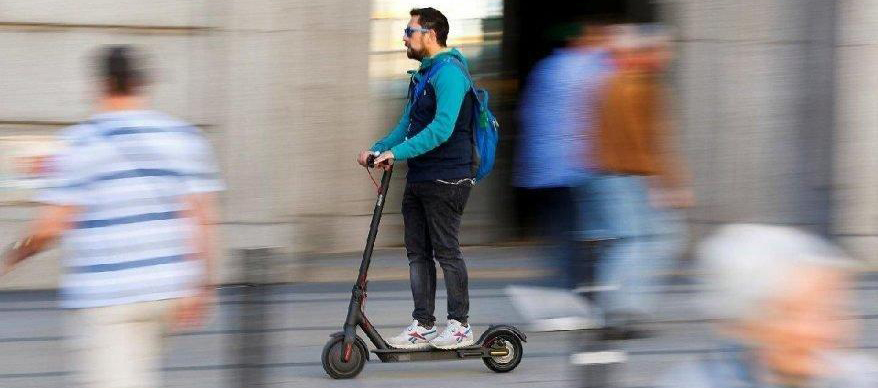e-scooter’a iki kişi binen ceza ödeyecek