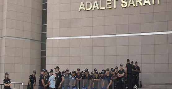 Adliyede firari paniği
