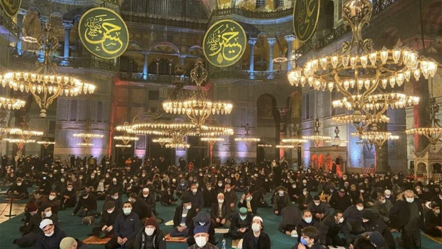 Ayasofya’da ilk Regaip Kandili